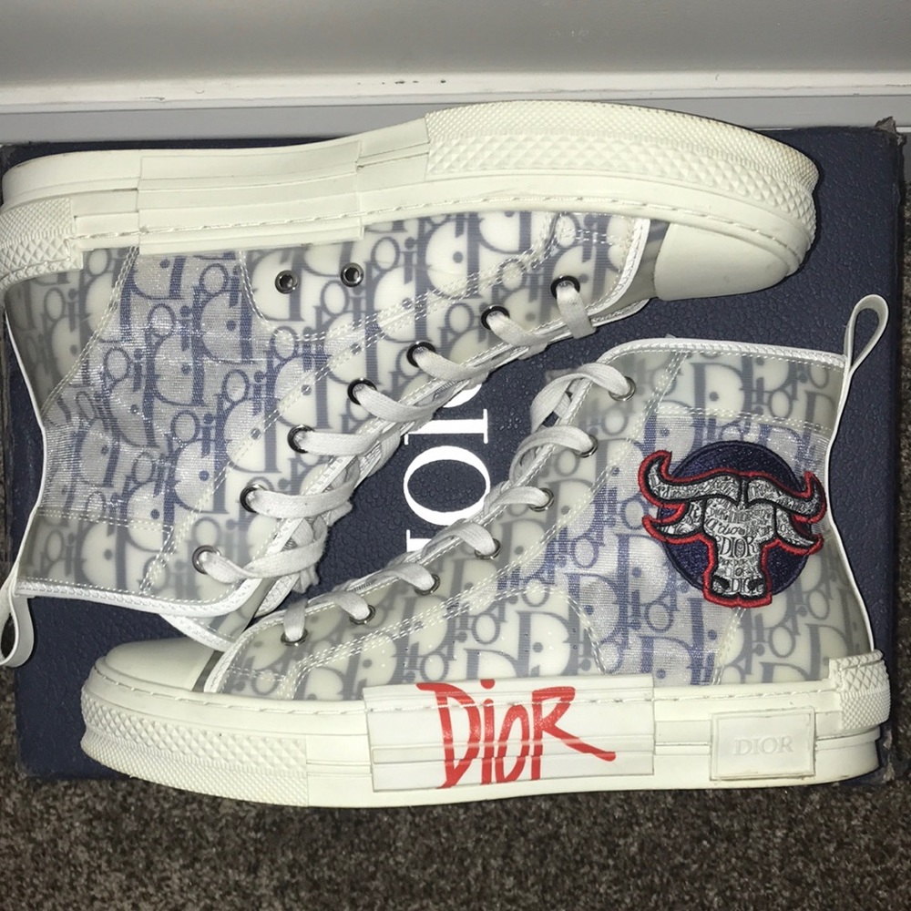 B23 HIGH-TOP SNEAKER